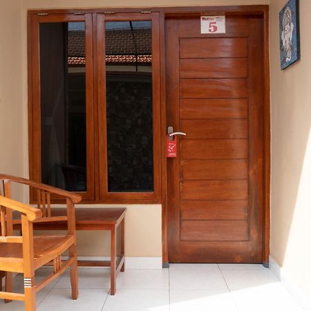 Hotel Reddoorz Near Buleleng Harbour 2 Singaraja Exteriér fotografie