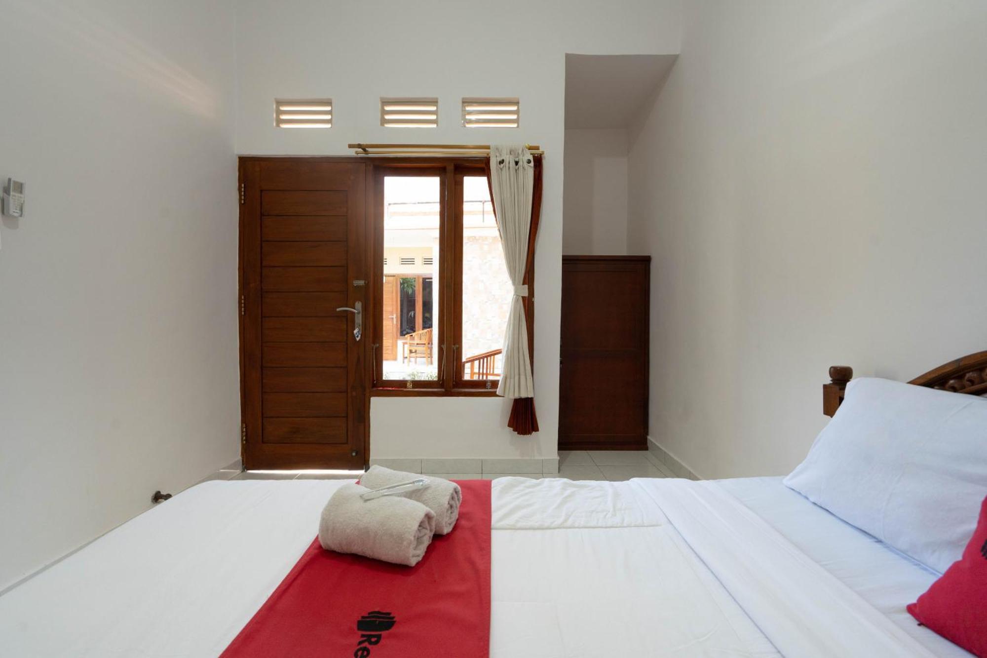 Hotel Reddoorz Near Buleleng Harbour 2 Singaraja Exteriér fotografie