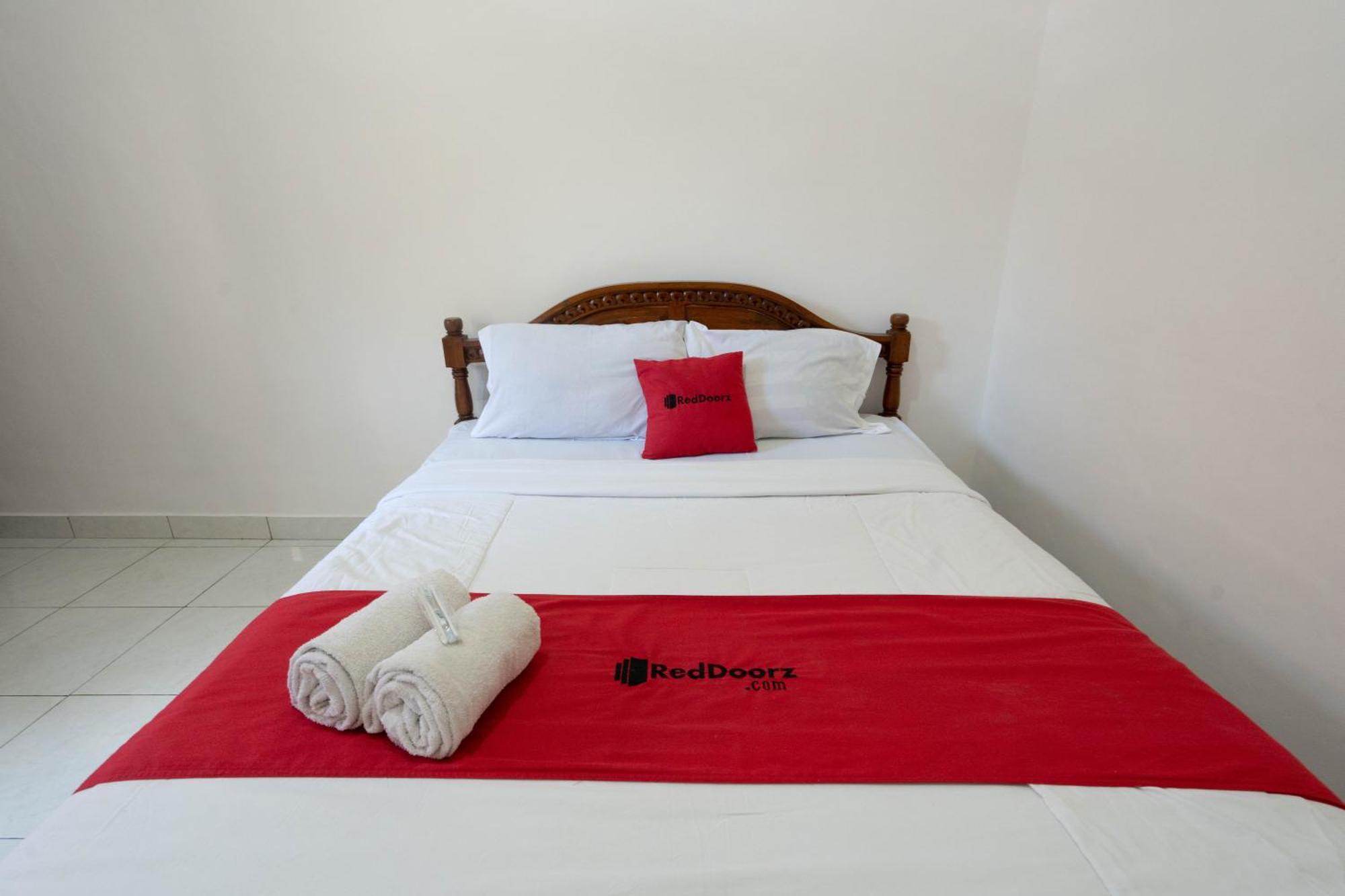 Hotel Reddoorz Near Buleleng Harbour 2 Singaraja Exteriér fotografie